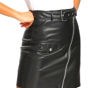 Chic Black Faux Leather Skirt with Zipper